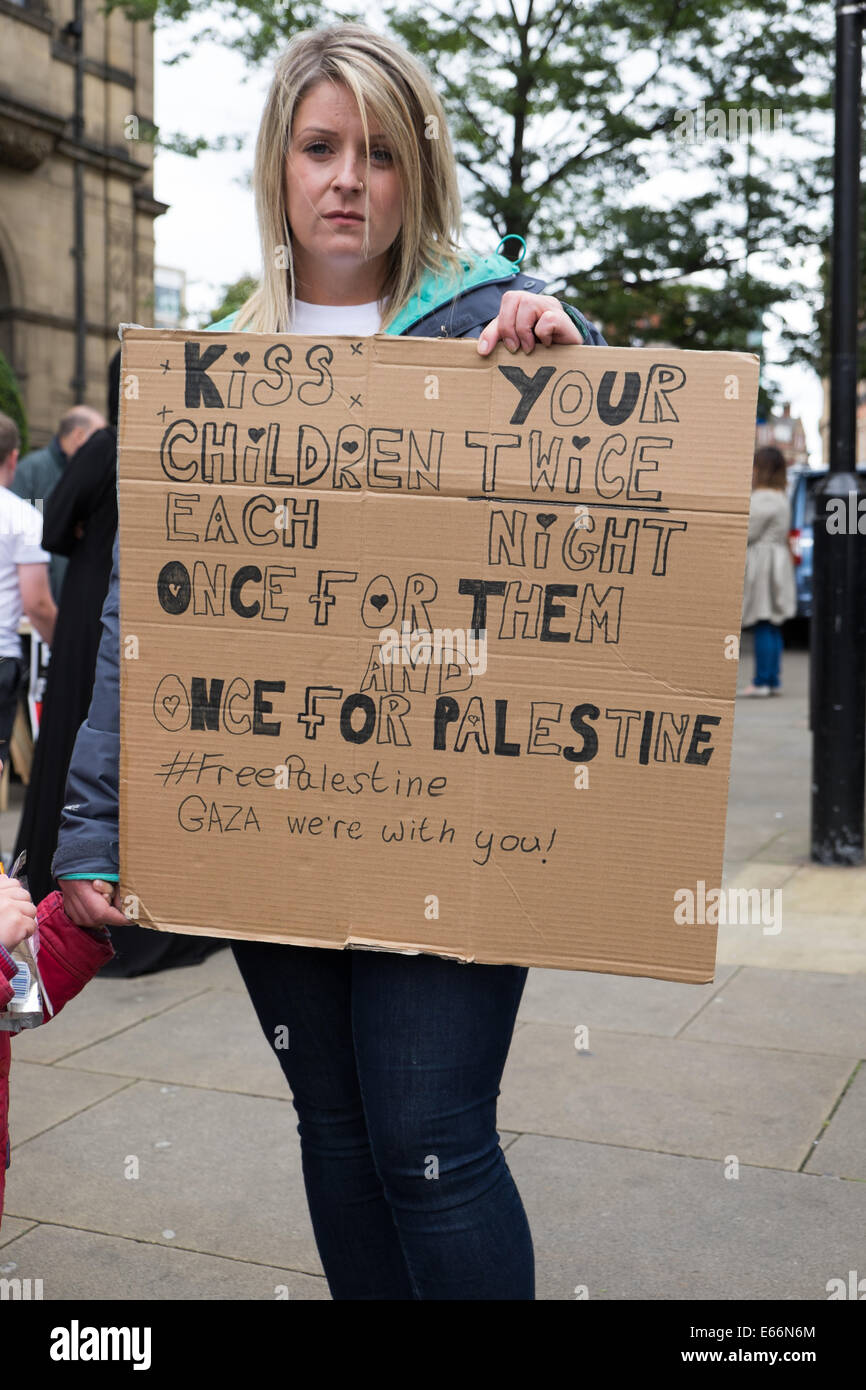 Sheffield, Yorkshire, UK.16th August 2014.Palestine solidarity campaign