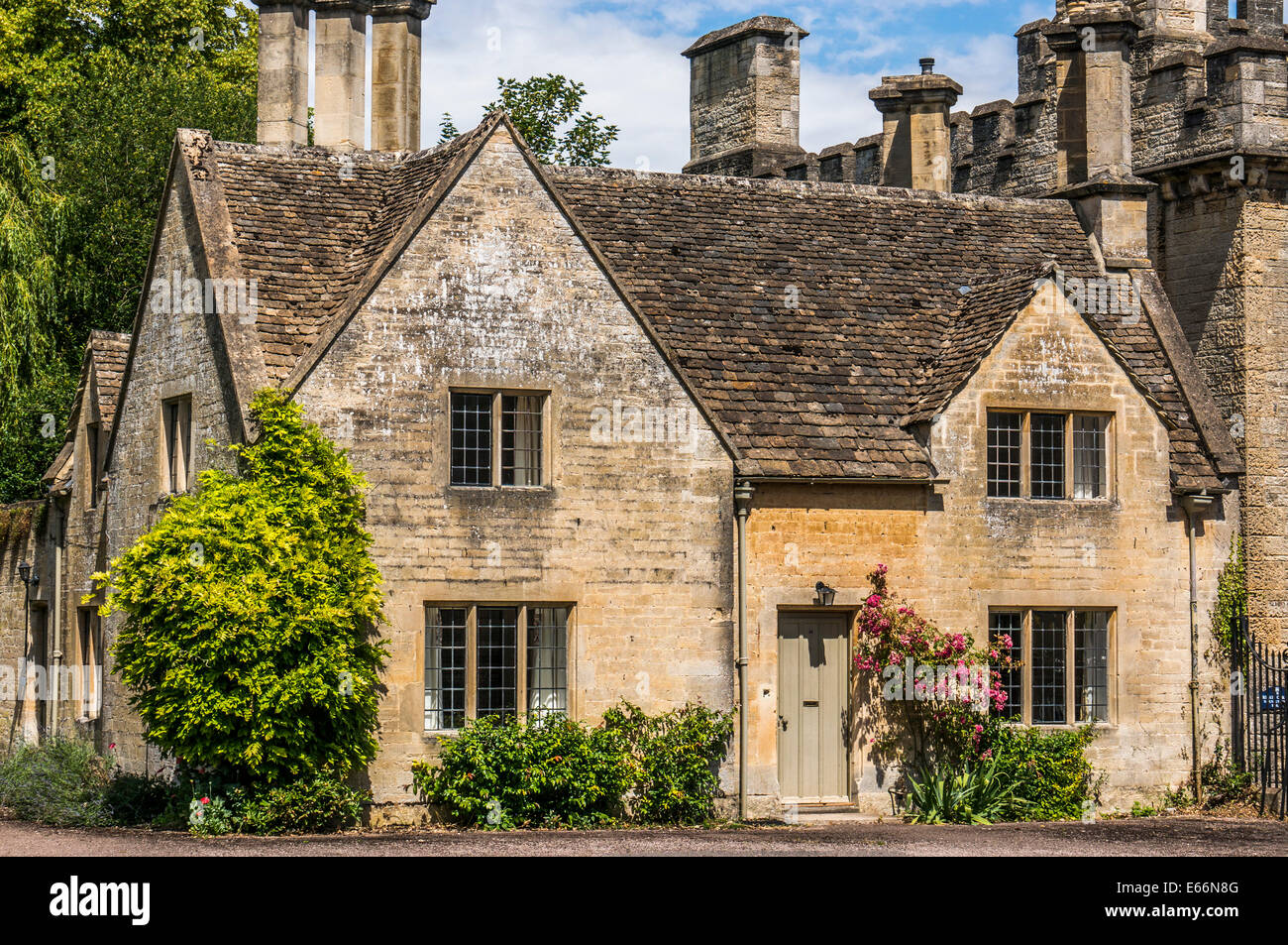 Beautiful historic period house, last on Cecily Hill, right at the