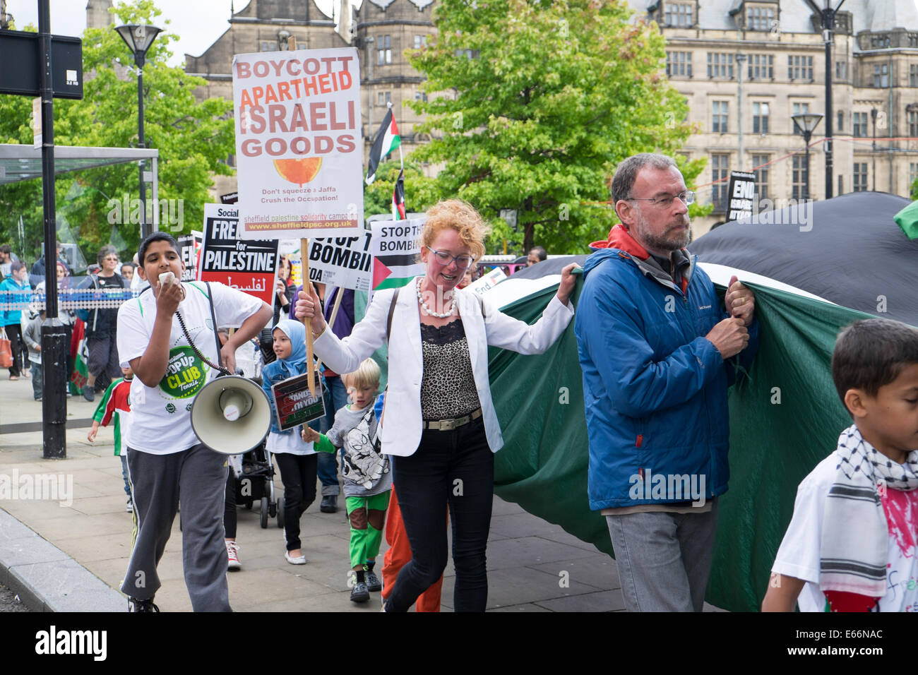 Sheffield, Yorkshire, UK.16th August 2014.Palestine solidarity campaign
