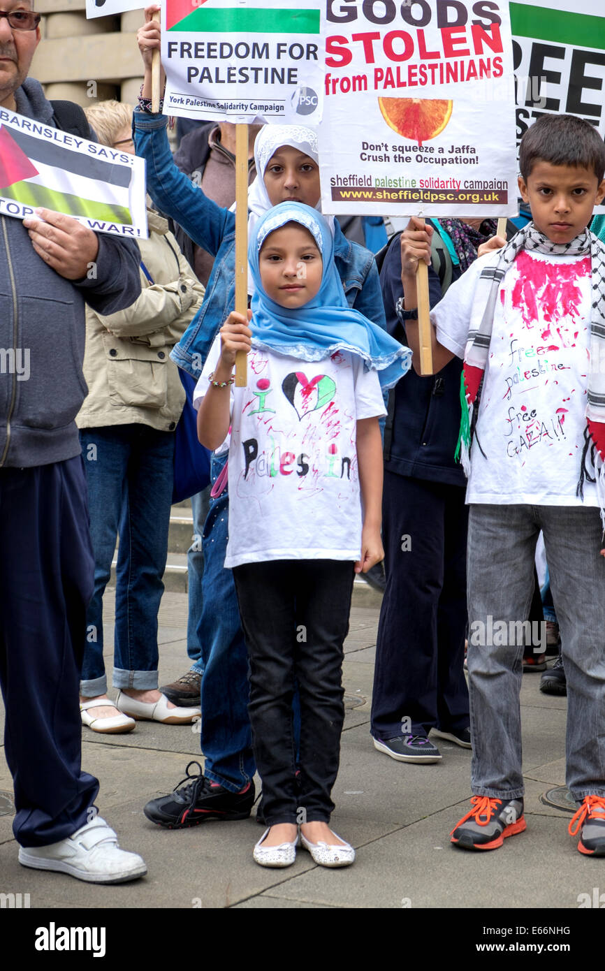 Sheffield, Yorkshire, UK.16th August 2014.Palestine solidarity campaign