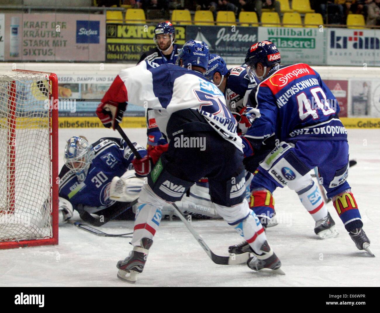 Bad Toelz, Bavaria, Germany. 15th Aug, 2014. from left goalkeeper Lukas FUEELER/Zuerich, Glen METROPOLIT/CAN/Mannheim, Jan NEUENSCHWANDER/Zuerich, .two top teams from Germany and Switzerland meet for a ice hockey friendly as preparation for the season, ZSC Lions Zuerich vs Adler Mannheim, August 15, 2014, Bad Toelz, Germany, Credit:  Wolfgang Fehrmann/Wolfgang Fehrmann/ZUMA Wire/Alamy Live News Stock Photo