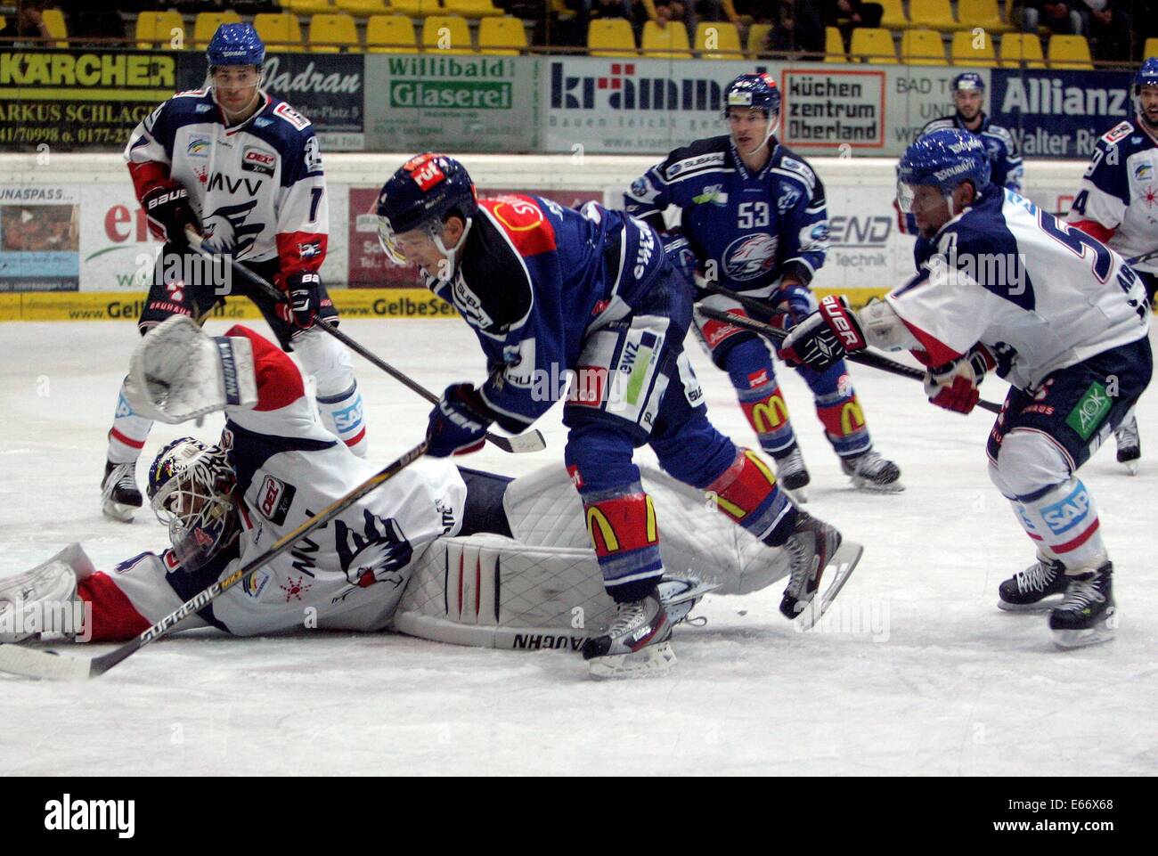 Bad Toelz, Bavaria, Germany. 15th Aug, 2014. from left in front Dennis ENDRAS Mannheim, Patrick GEERING/Zuerich, Ronny ARENDT/Mannheim, .two top teams from Germany and Switzerland meet for a ice hockey friendly as preparation for the season, ZSC Lions Zuerich vs Adler Mannheim, August 15, 2014, Bad Toelz, Germany, from left Credit:  Wolfgang Fehrmann/Wolfgang Fehrmann/ZUMA Wire/Alamy Live News Stock Photo