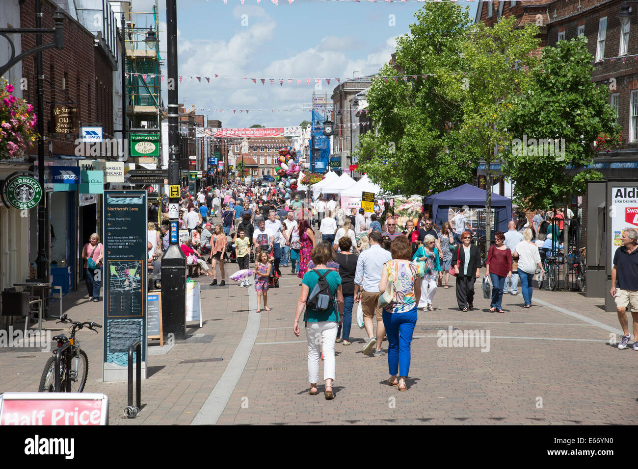 Newbury high street hi-res stock photography and images - Alamy