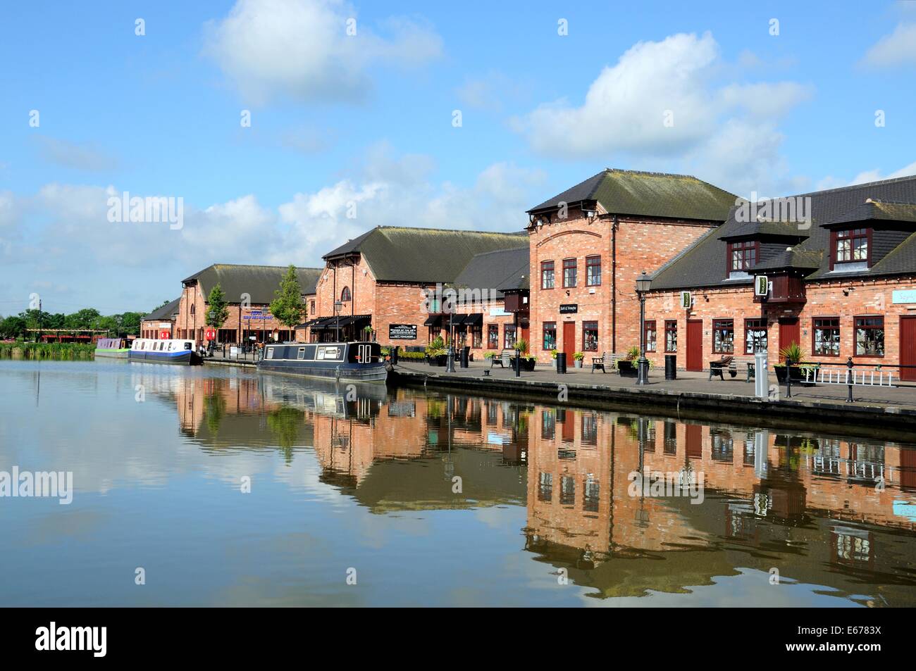 Narrowboats bar shops restaurants hires stock photography and images