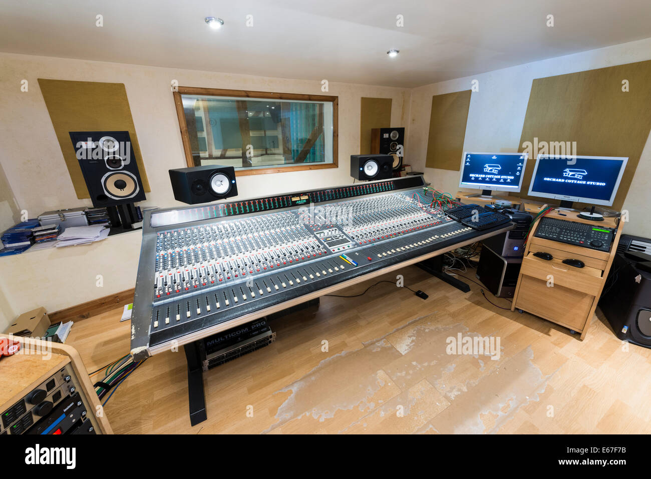 Inside recording studio hi-res stock photography and images - Alamy
