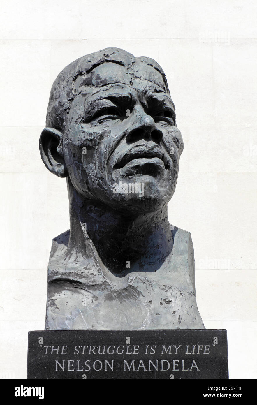 The bronze sculpture of Nelson Mandela by Ian Walters near the Festival