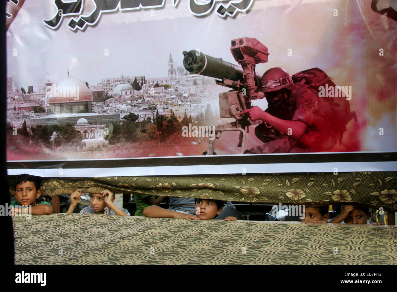 Rafah, Gaza Strip, Palestinian Territory. 17th Aug, 2014. Palestinian ...