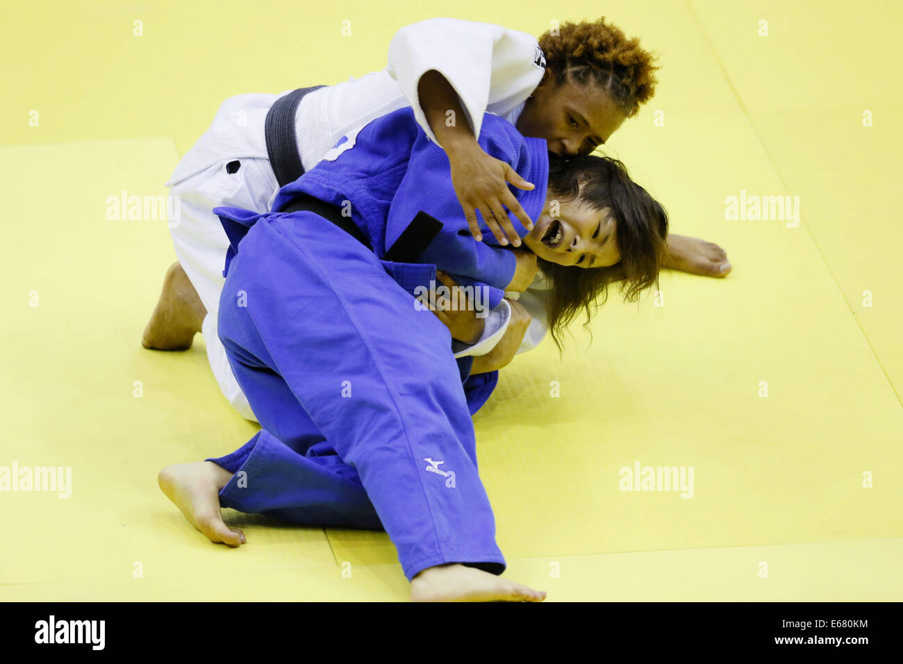 Judo girls hi-res stock photography and images - Alamy