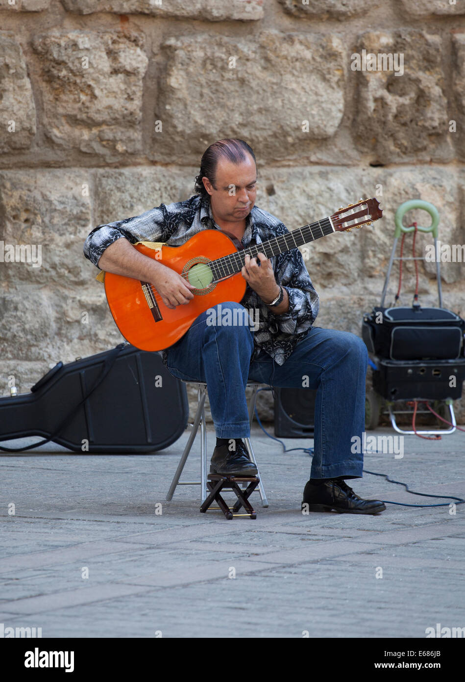Classical guitarist near the Alcazar at Seville Stock Photo Alamy