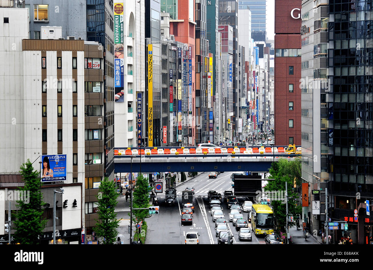 Road Scene Cars Traffic Ginza Tokyo Japan Stock Photo Alamy