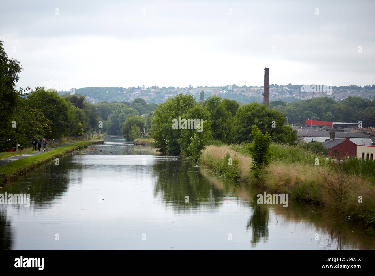 Almost a mile long, the Burnley Embankment or known locally as the Straight Mile on the Leeds & Liverpool Canal Stock Photo