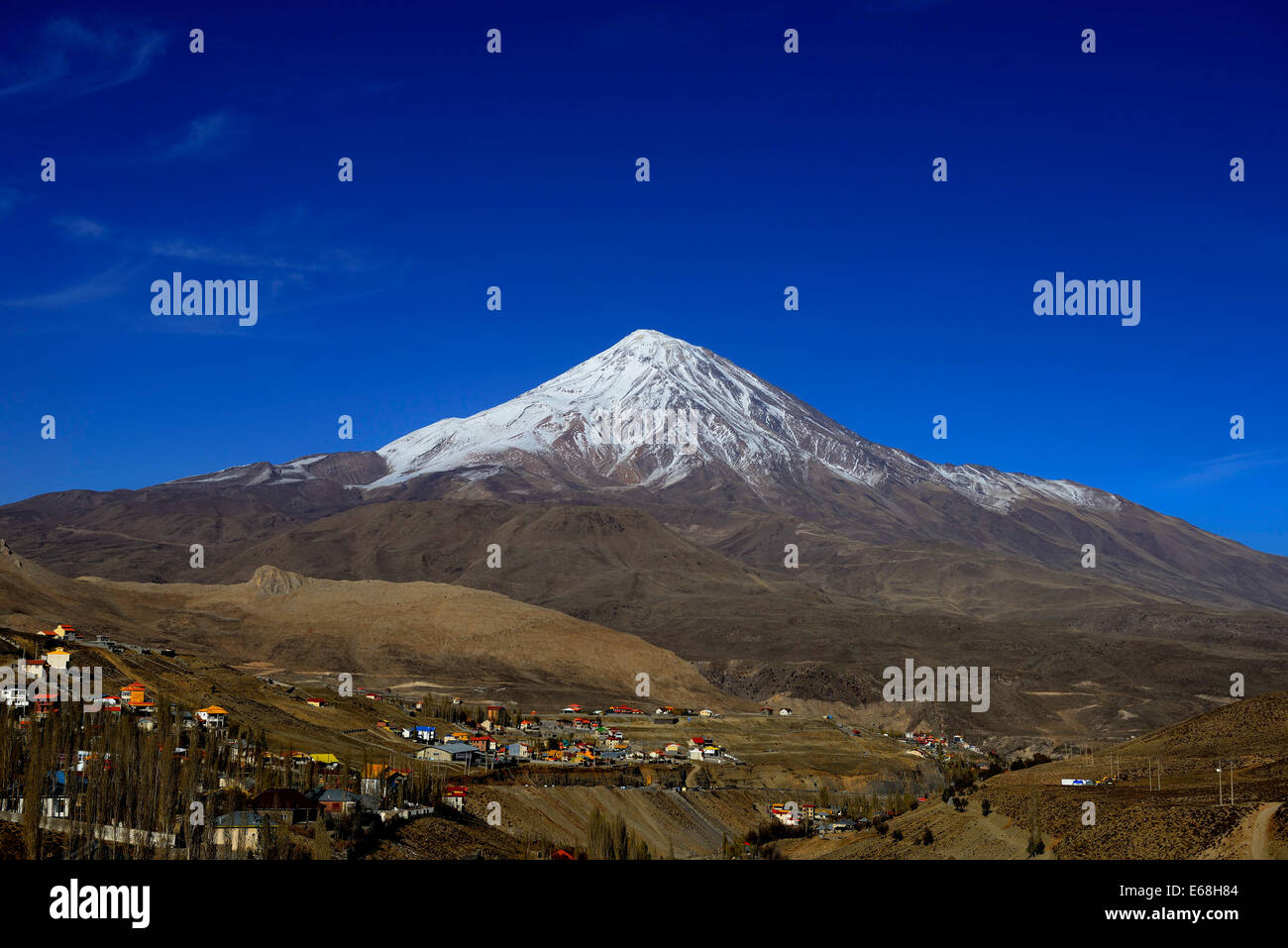 IRAN Mount Damavand  a potentially active volcano and the highest peak in Iran, 5,610 m Stock Photo