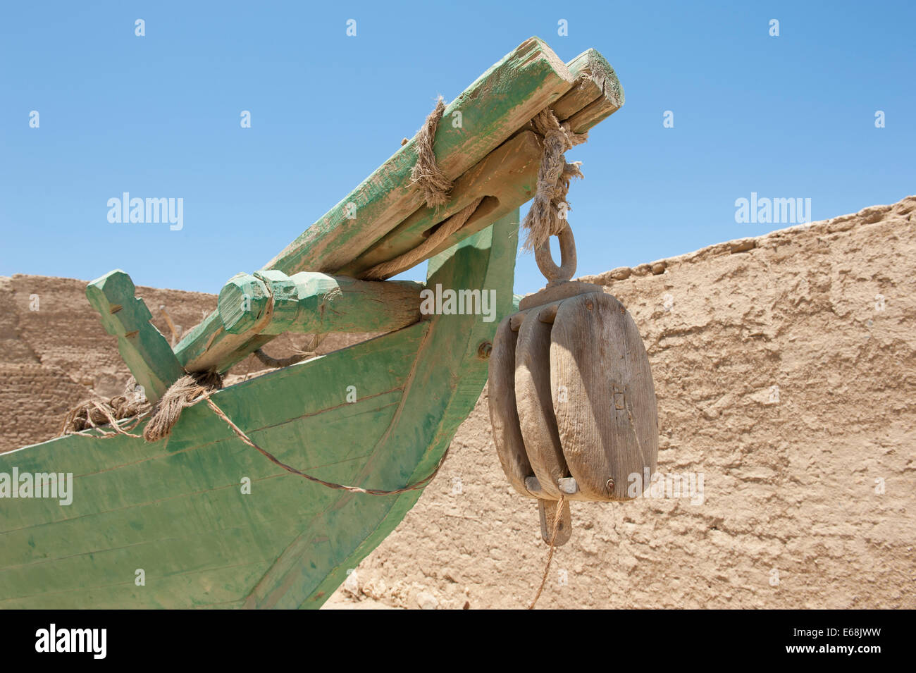 Pulley Block And Tackle Stock Photos &amp; Pulley Block And ...