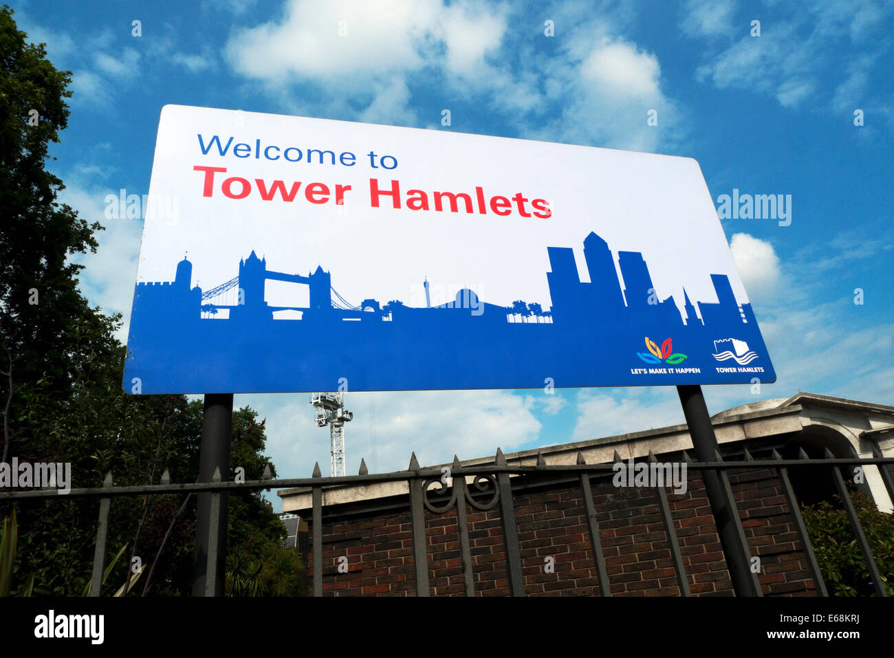 Welcome to Tower Hamlets billboard sign poster near the 'Tower of London' in the City of London England UK    KATHY DEWITT Stock Photo