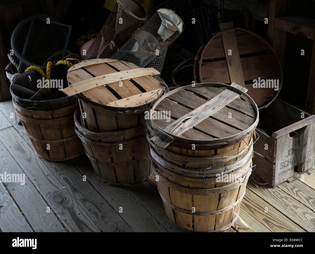 Empty bushel hires stock photography and images Alamy