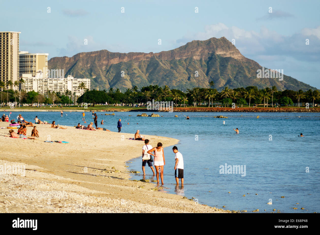 Honolulu Hawaii,Oahu,Hawaiian,Ala Moana Beach State Regional Park,volleyball,game,recreation,sand,Diamond Head Crater,mountain,Pacific Ocean,beachcomb Stock Photo