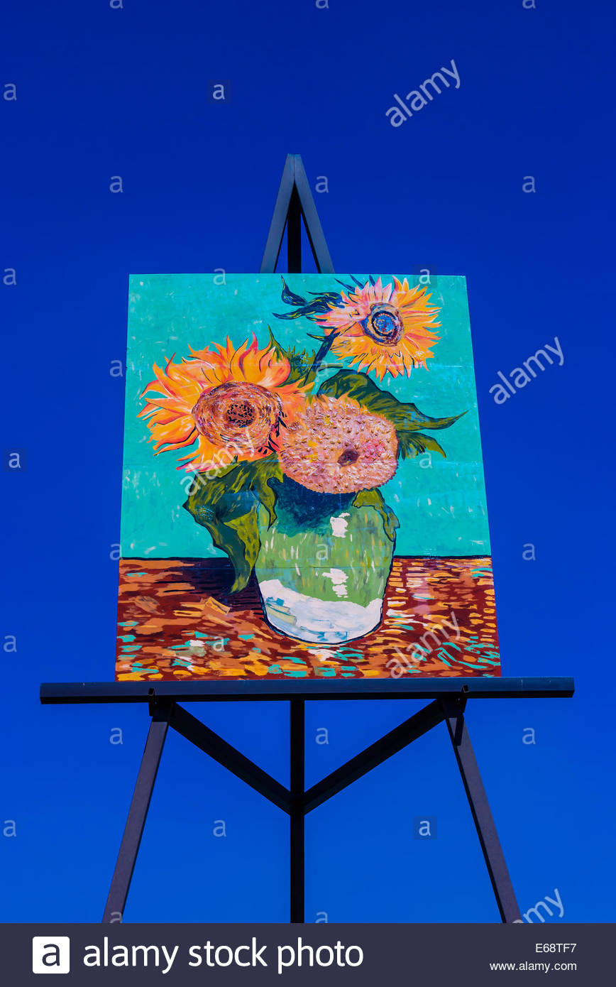 Sunflowers Vase Stock Photos & Sunflowers Vase Stock Images Alamy