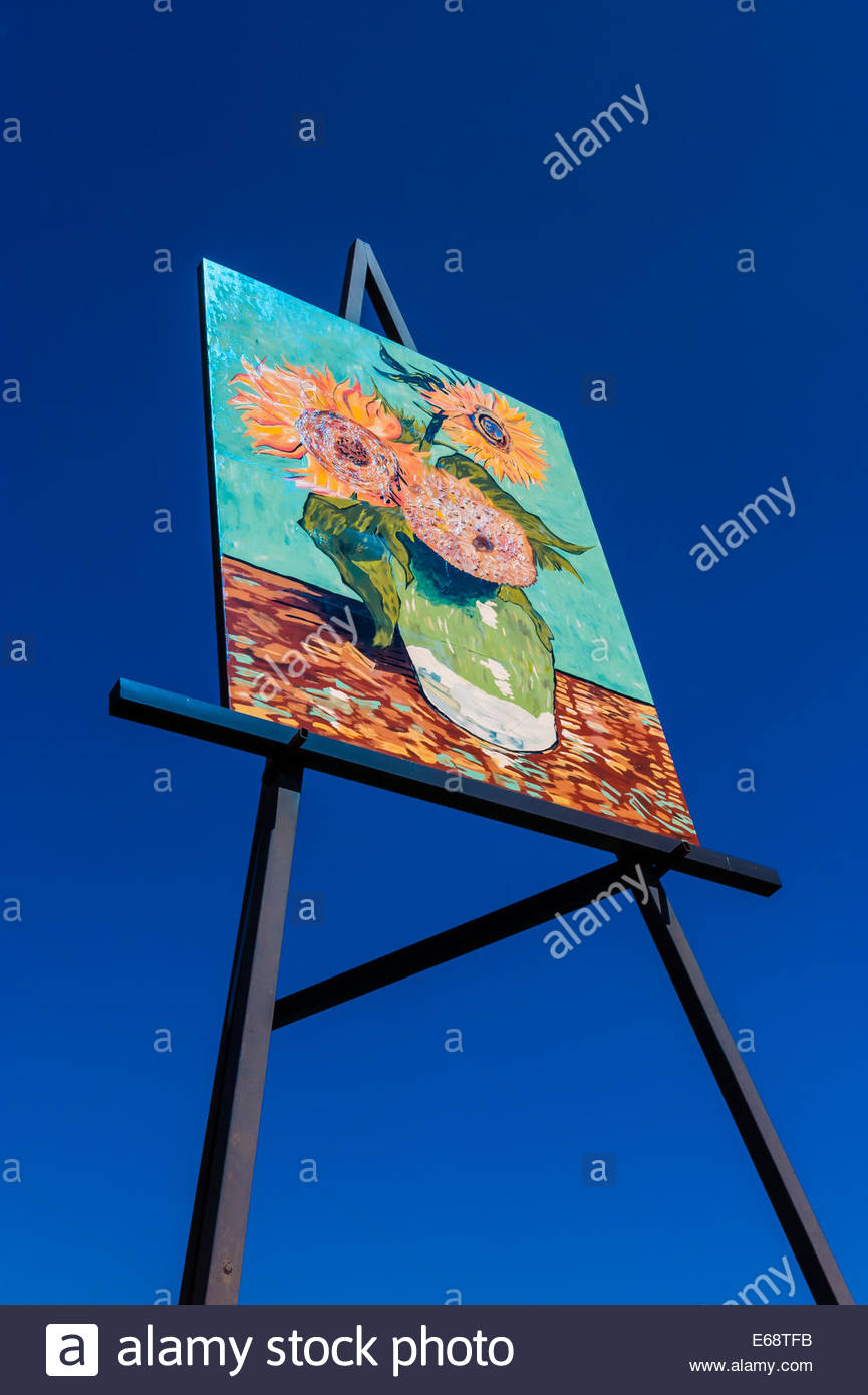 Sunflowers Vase Stock Photos & Sunflowers Vase Stock Images Alamy