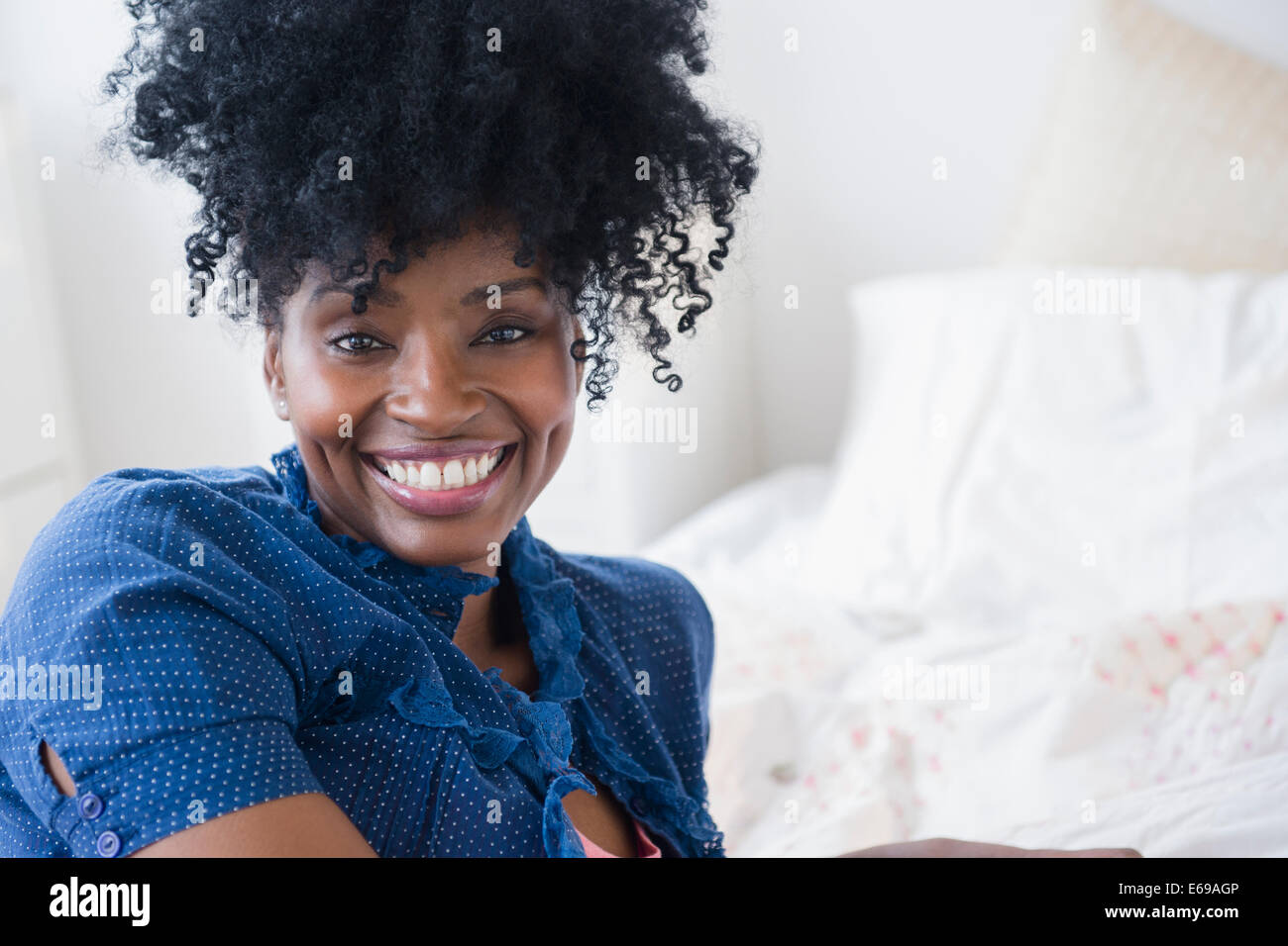 Natural black woman hi-res stock photography and images - Alamy