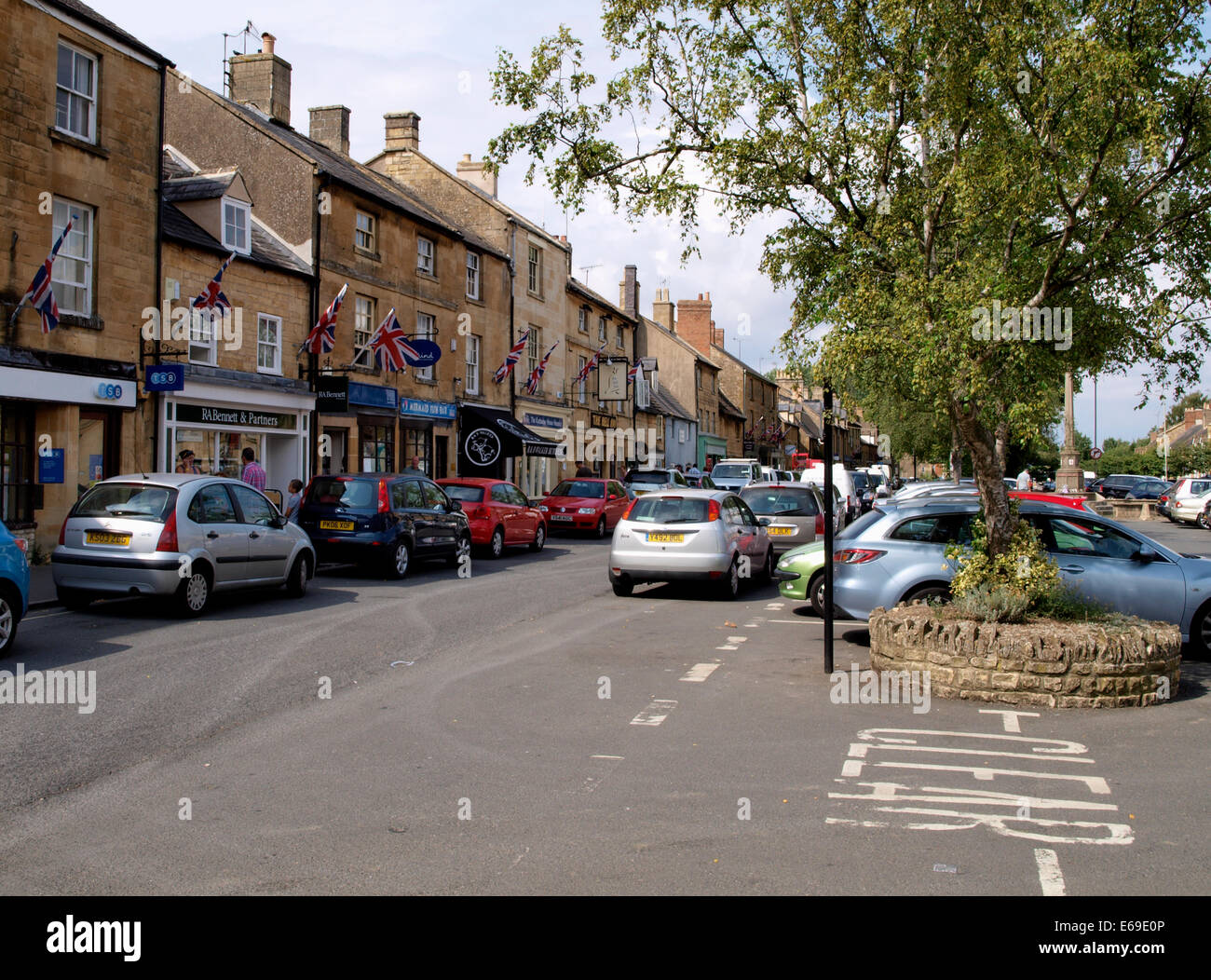 Moreton in marsh town centre cotswold hires stock photography and images Alamy