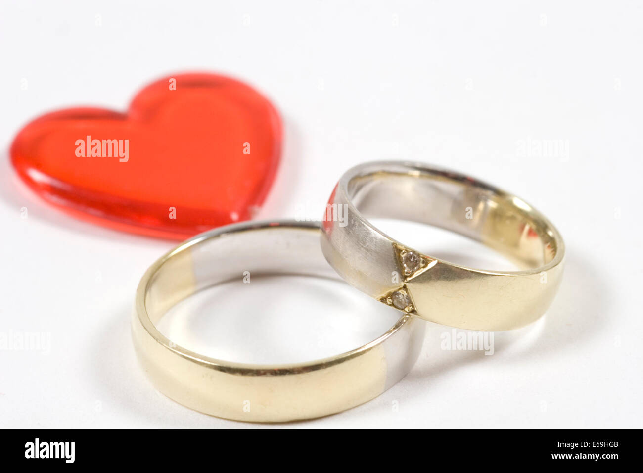 Wedding rings cut out hires stock photography and images Alamy