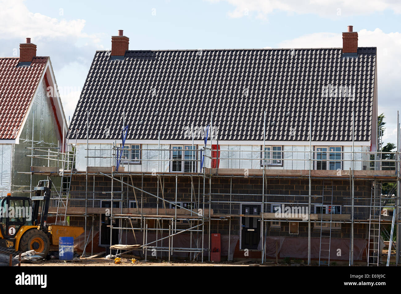 Dwellings under construction hi-res stock photography and images - Alamy