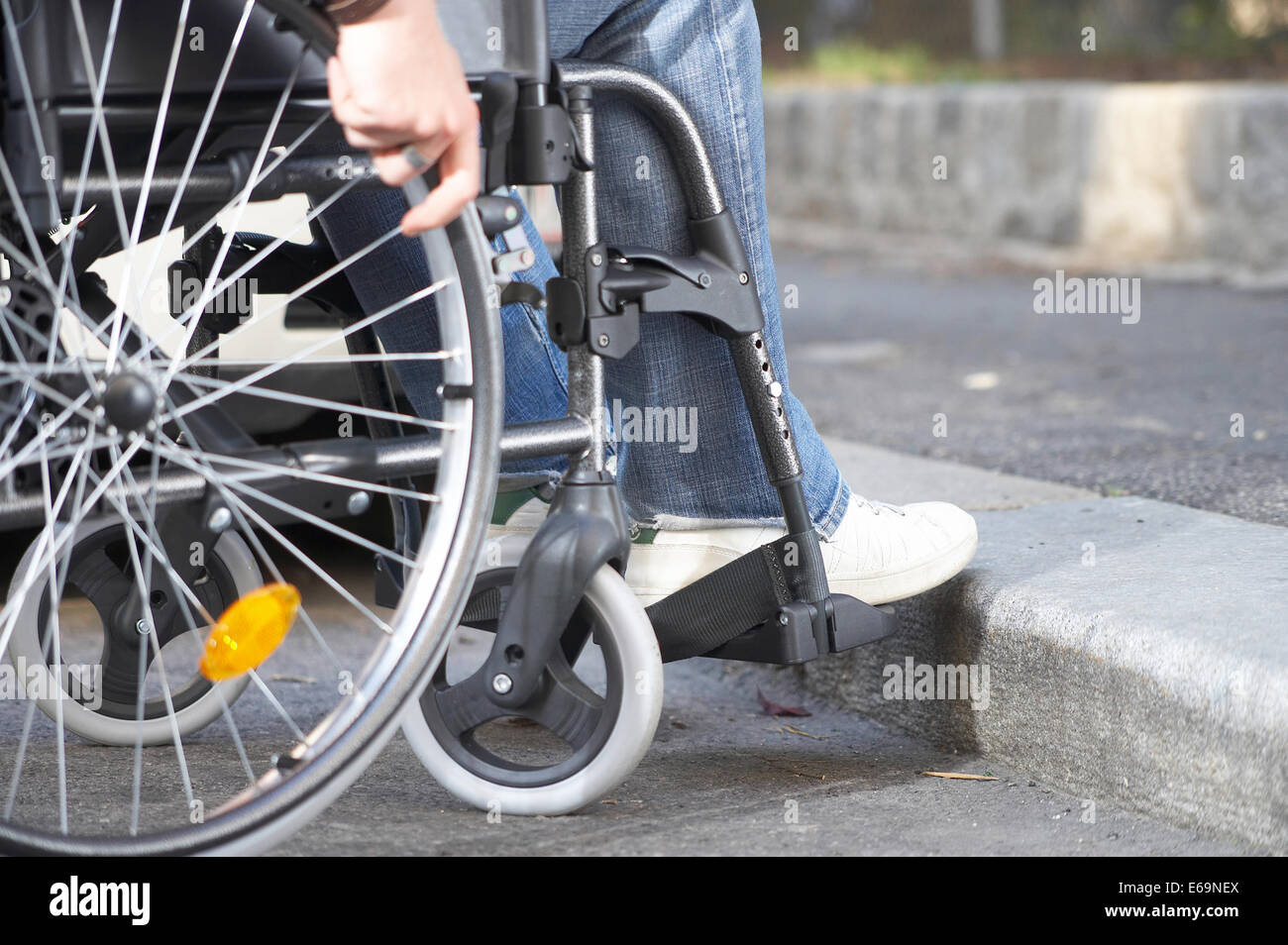 curb,wheelchair,disabled facilities Stock Photo Alamy