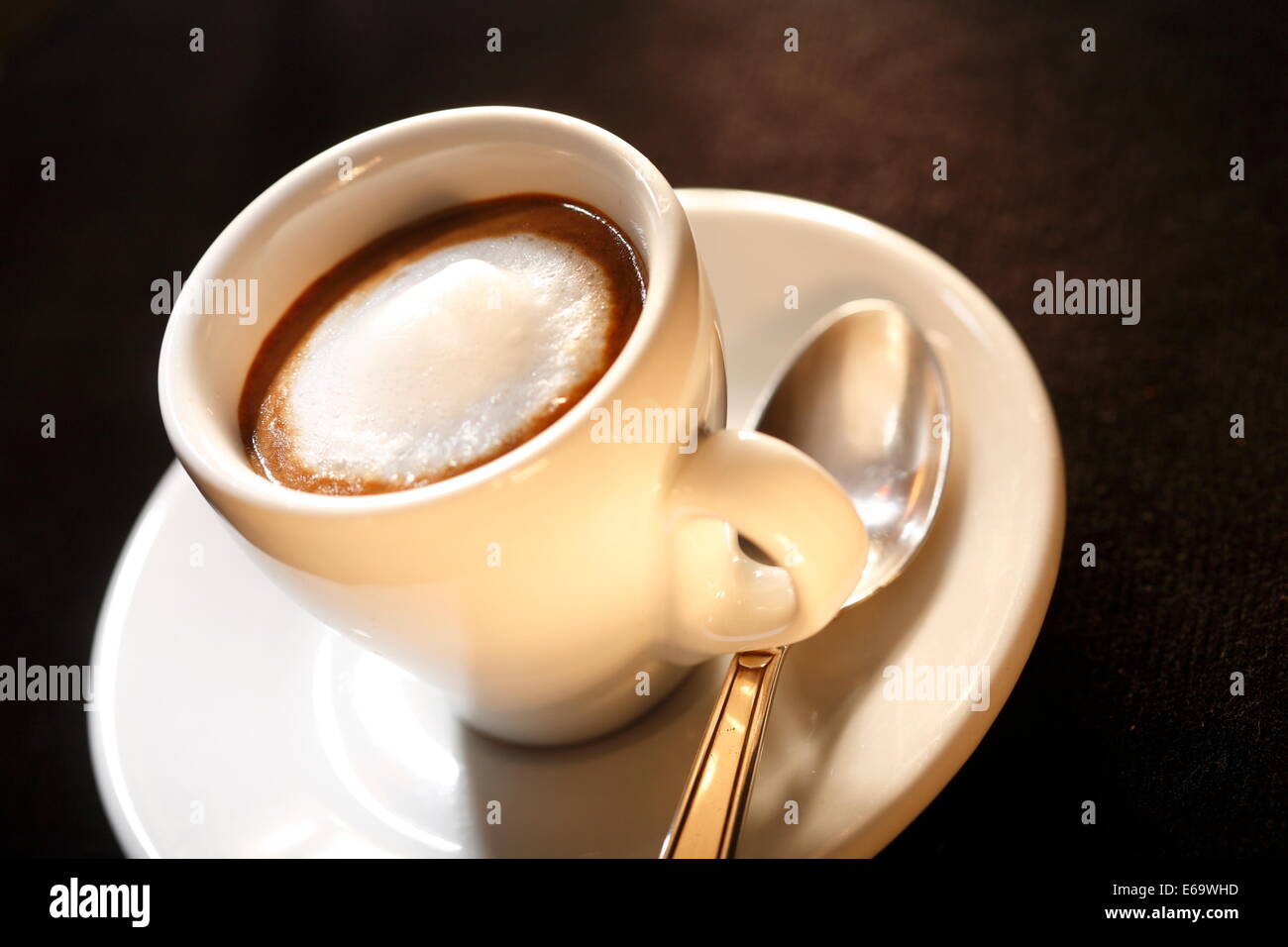 https://c8.alamy.com/comp/E69WHD/coffeeespressoespresso-macchiato-E69WHD.jpg