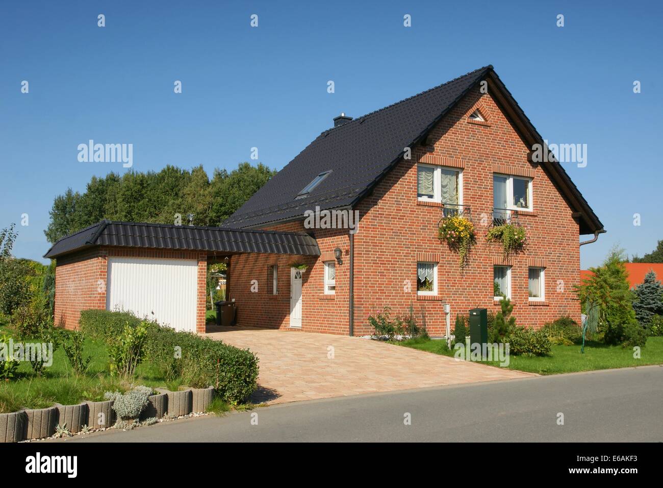 Garden Carport Stock Photos Garden Carport Stock Images Alamy