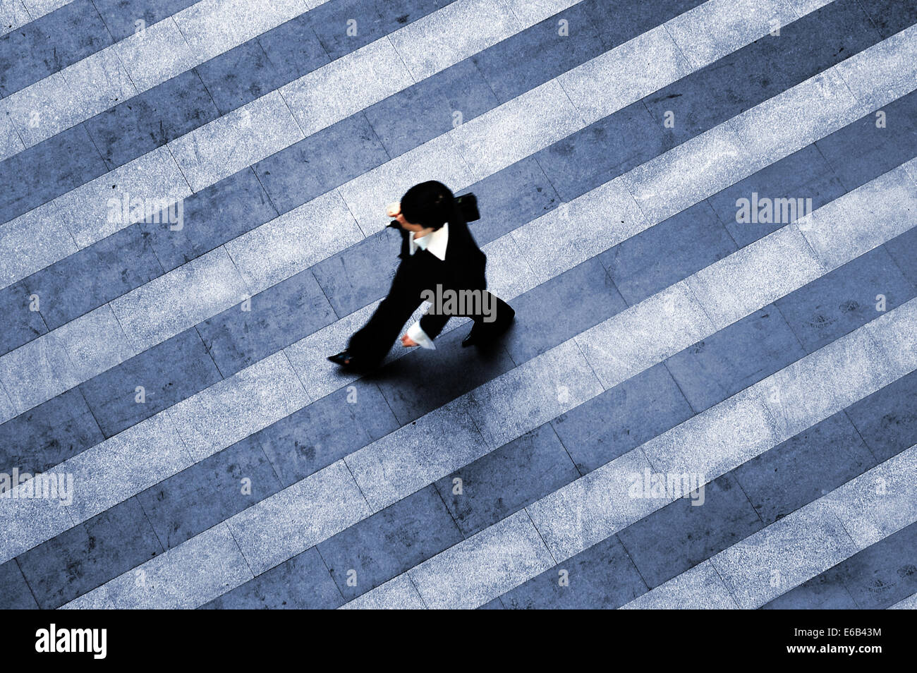 Business woman walking hi-res stock photography and images - Alamy