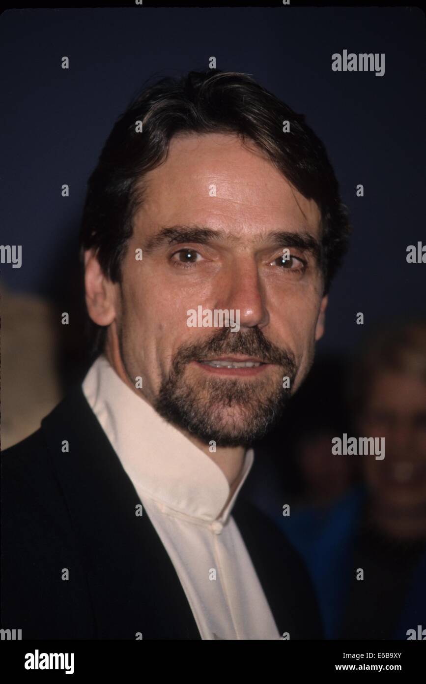 JEREMY IRONS.Chinese Box screen at the Paris theater 1997.k10617ww