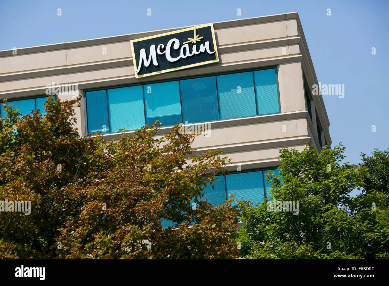 The headquarters of McCain Foods USA in Lisle, Illinois Stock Photo Alamy