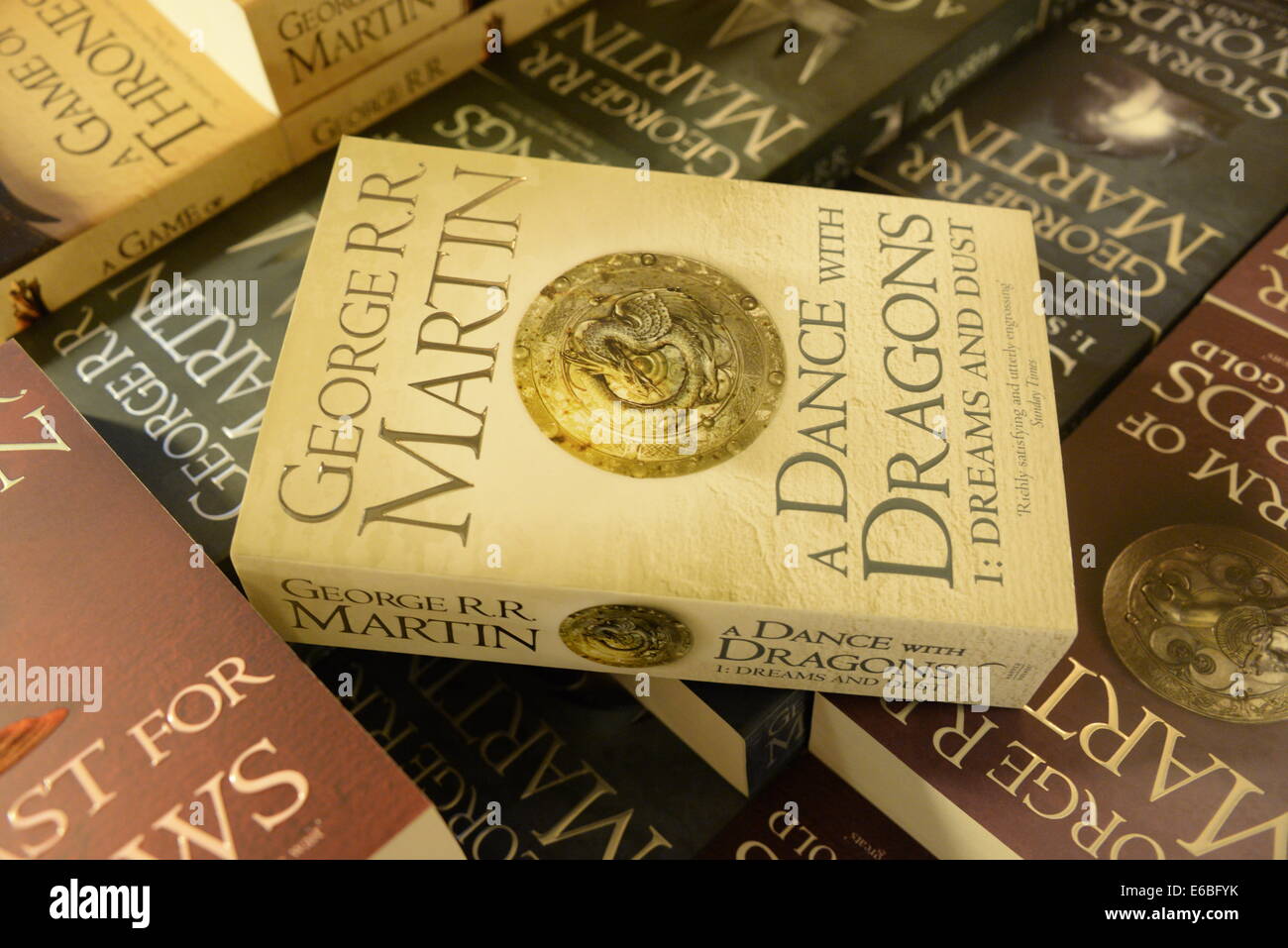 Game of thrones book cover hi-res stock photography and images - Alamy