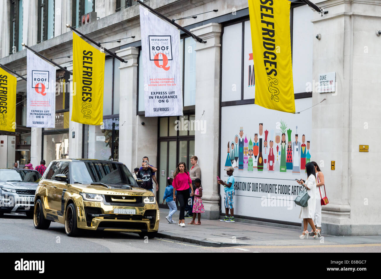 Saudi Gold Range Rover parked outside of Selfridges, Knightsbridge ...