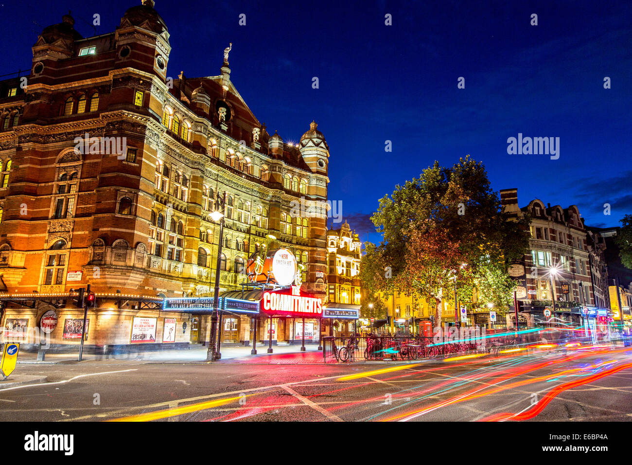 Cambridge circus hi-res stock photography and images - Alamy