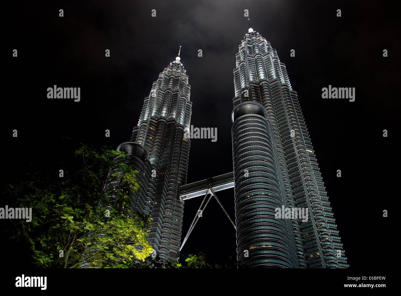 Petronas twin towers sky bridge hi-res stock photography and images - Alamy