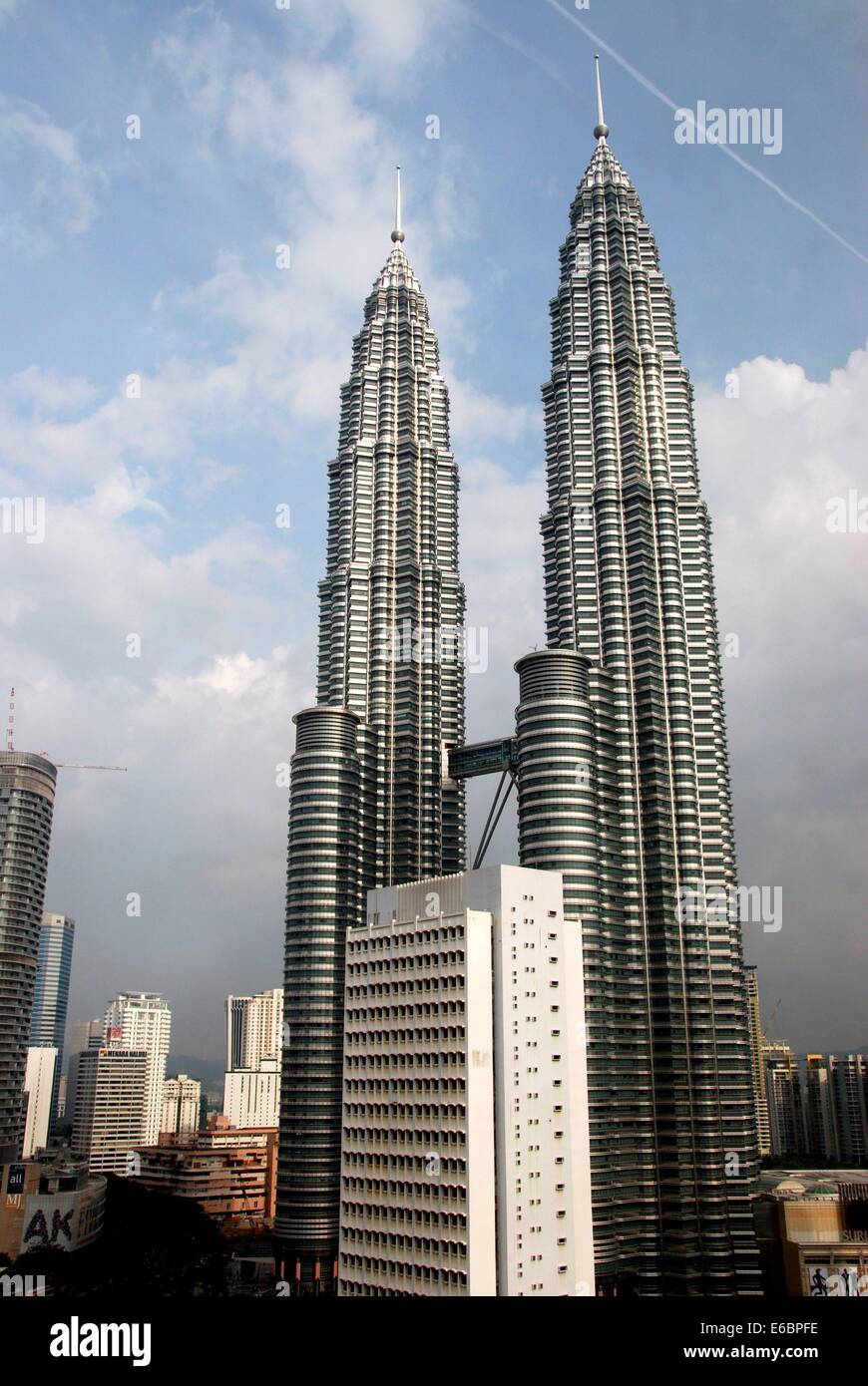 KUALA LUMPUR, MALAYASIA:  The twin Petronas Towers soar to a height of 451.9 metres over the city Stock Photo