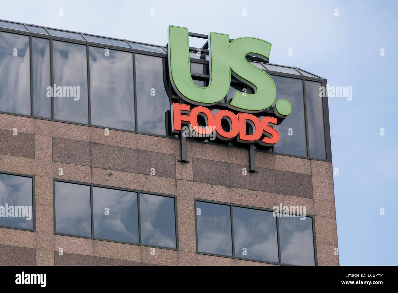 The headquarters of US Foods in Rosemont, Illinois. Stock Photo