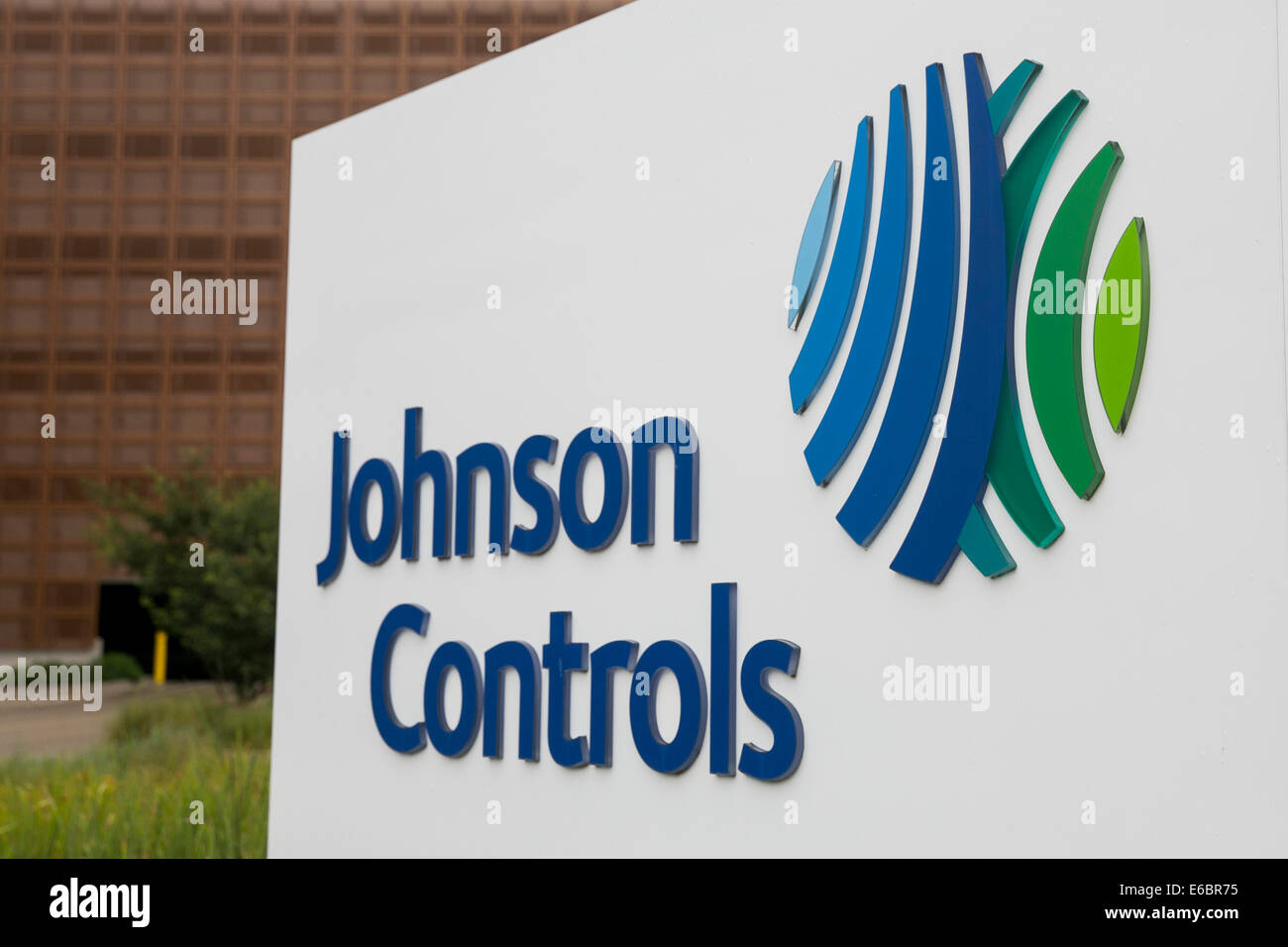 The headquarters of Johnson Controls in Milwaukee, Wisconsin Stock