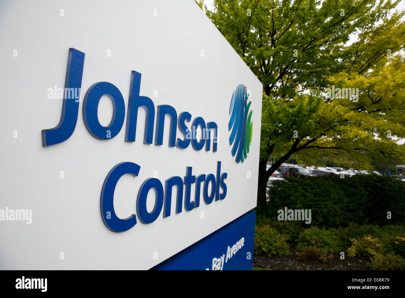 The headquarters of Johnson Controls in Milwaukee, Wisconsin Stock