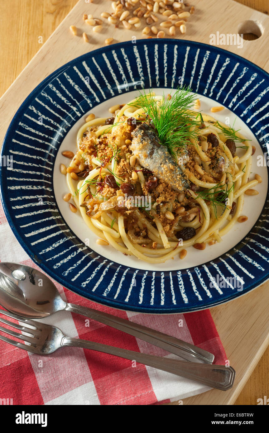 Pasta con le sarde. Bucatini with sardines and fennel Stock Photo Alamy