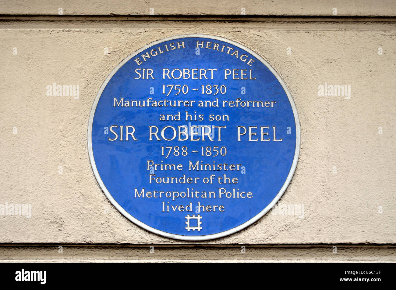 London, England, UK. Commemorative Blue Plaque: Sir Robert Peel (Prime Minister and founder of the police force: 1788-1850) at 1 Stock Photo