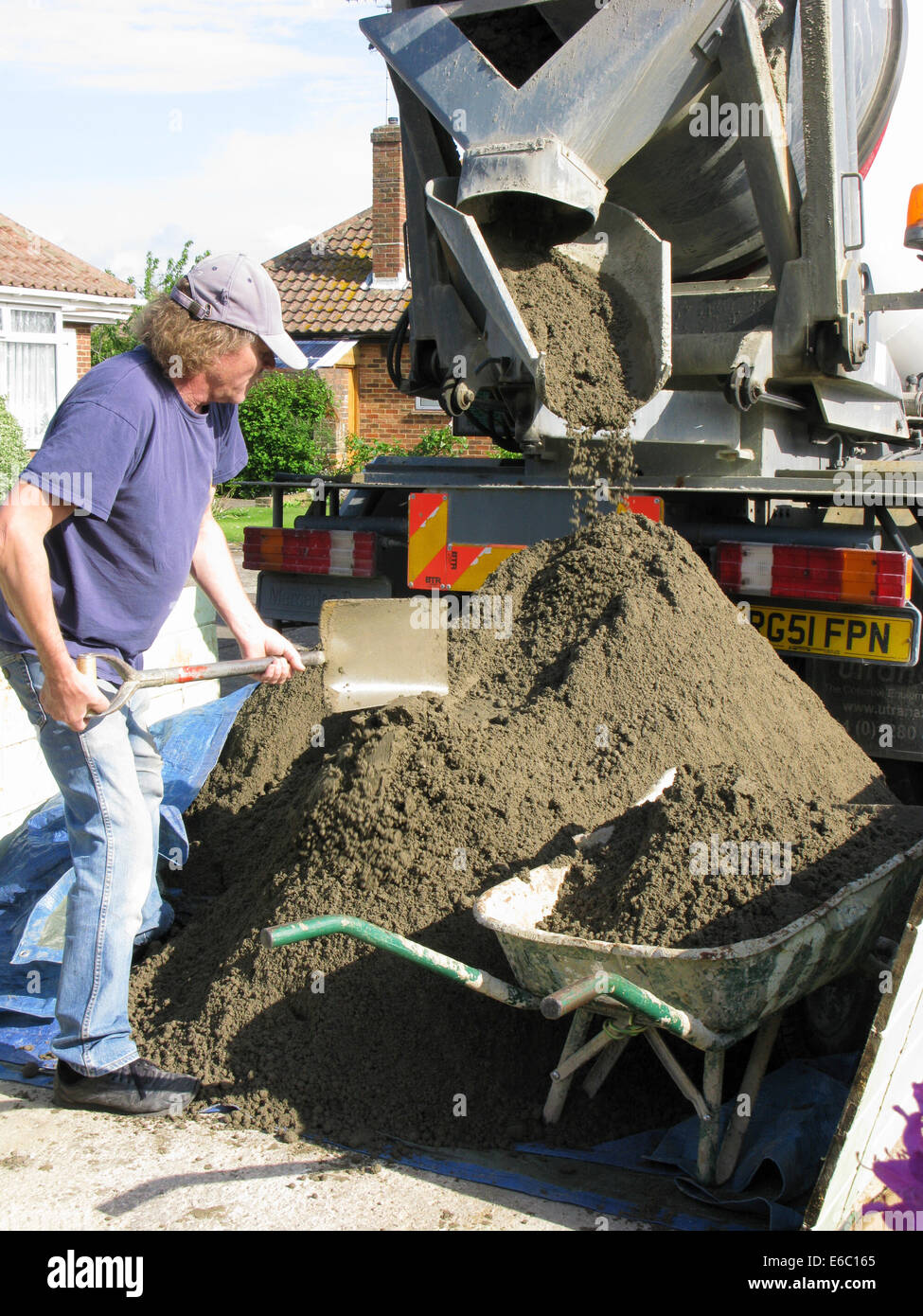Concrete delivery lorry hires stock photography and images Alamy