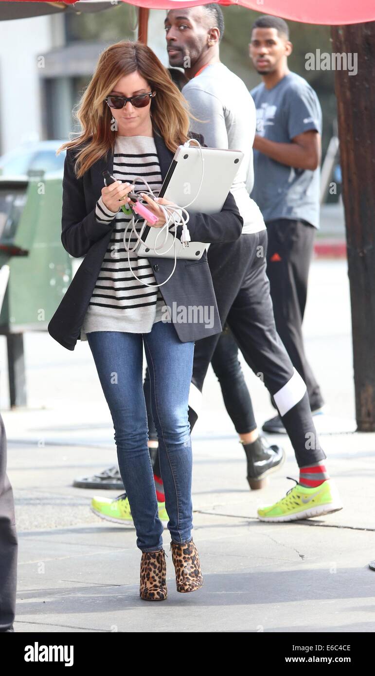 Ashley Tisdale and Shenae Grimes have lunch at Toast Bakery Featuring