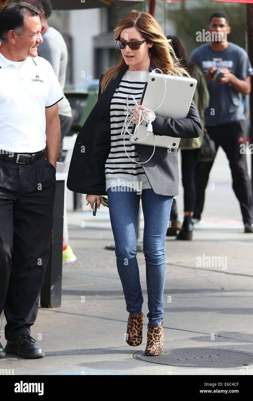 Ashley Tisdale and Shenae Grimes have lunch at Toast Bakery Featuring