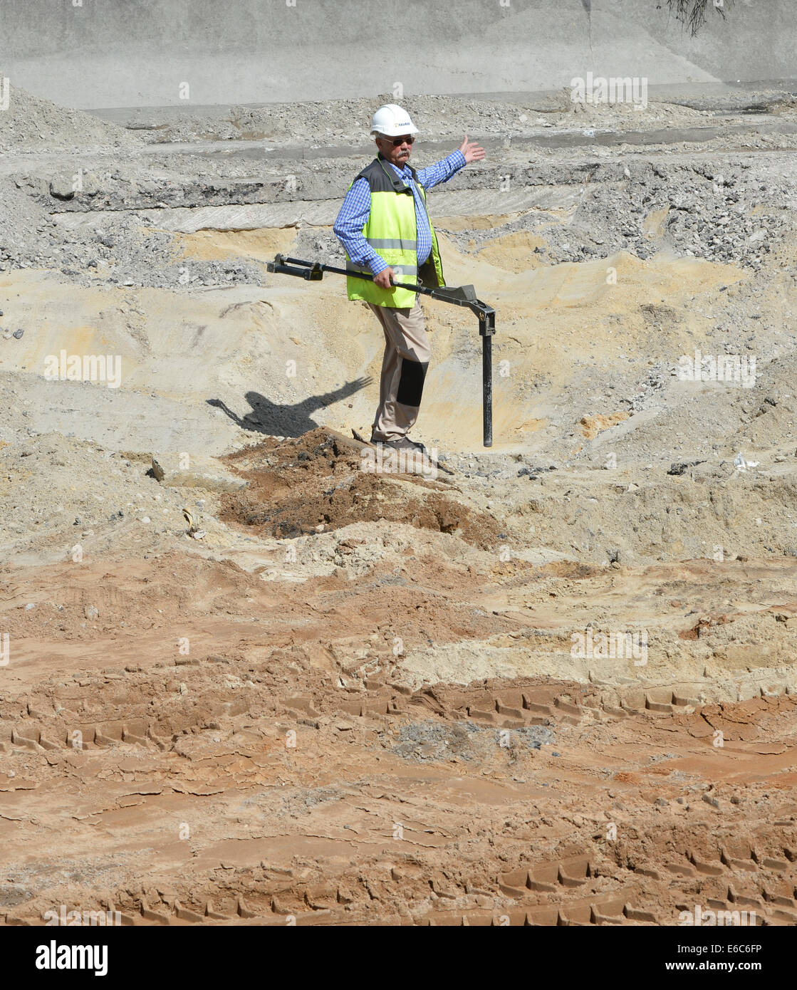 Offenbach germany 20th aug 2014 siegfried roesner of the tauber explosives ordnance 