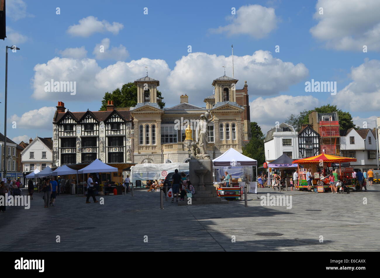 RoyalBorough KingstononThames marketplace with its ancient buildings and street marketeers gets ready for aday of selling&buying Stock Photo