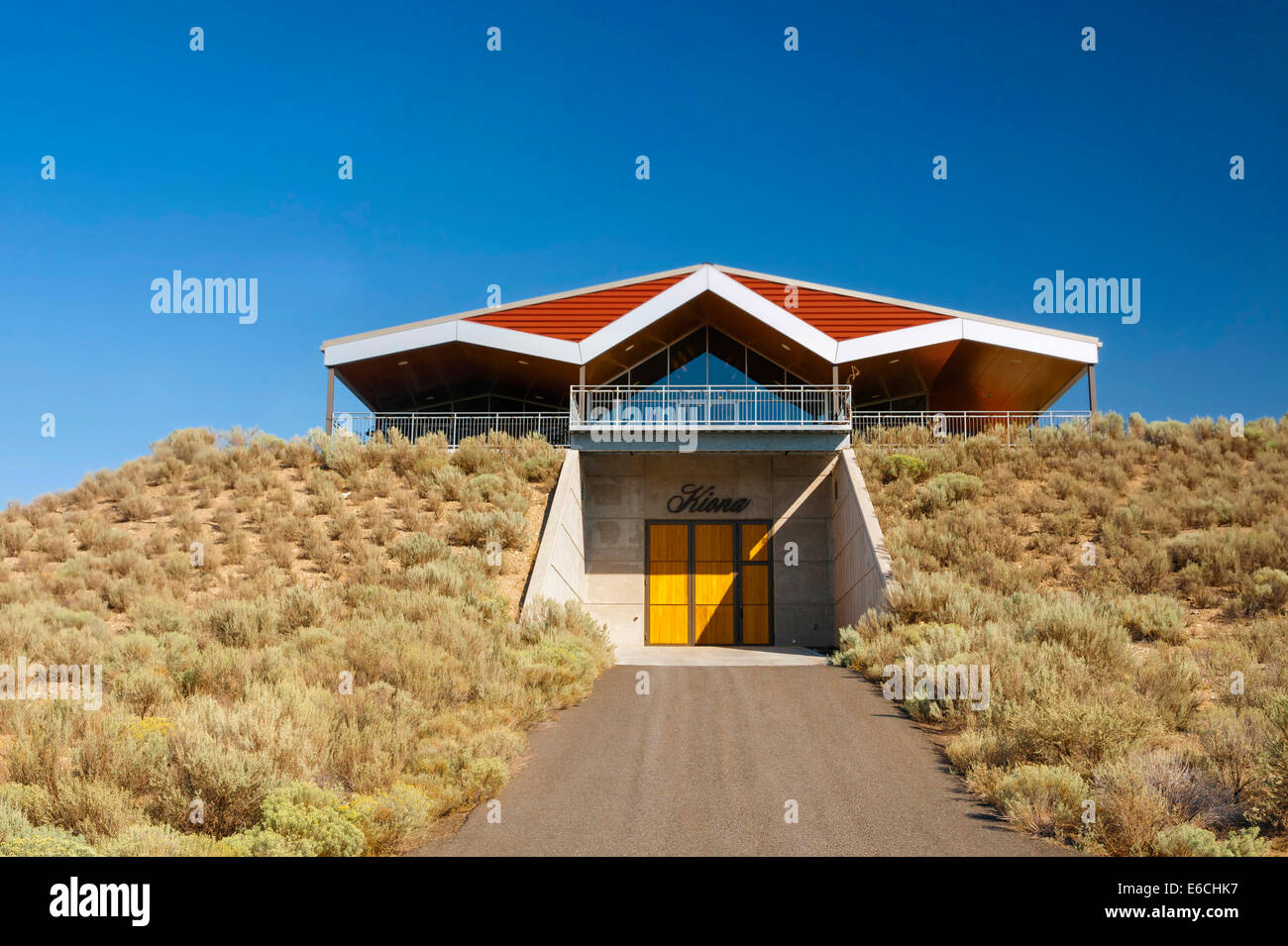 USA, Washington, Yakima Valley. Kiona Vineyards and Winery tasting room