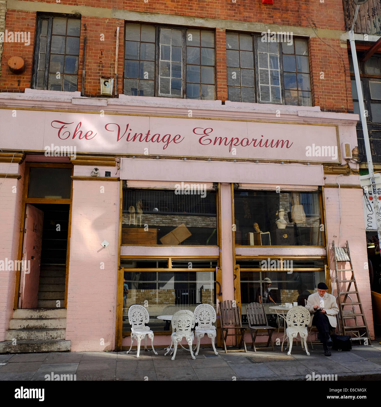 Vintage furniture shop london hires stock photography and images Alamy