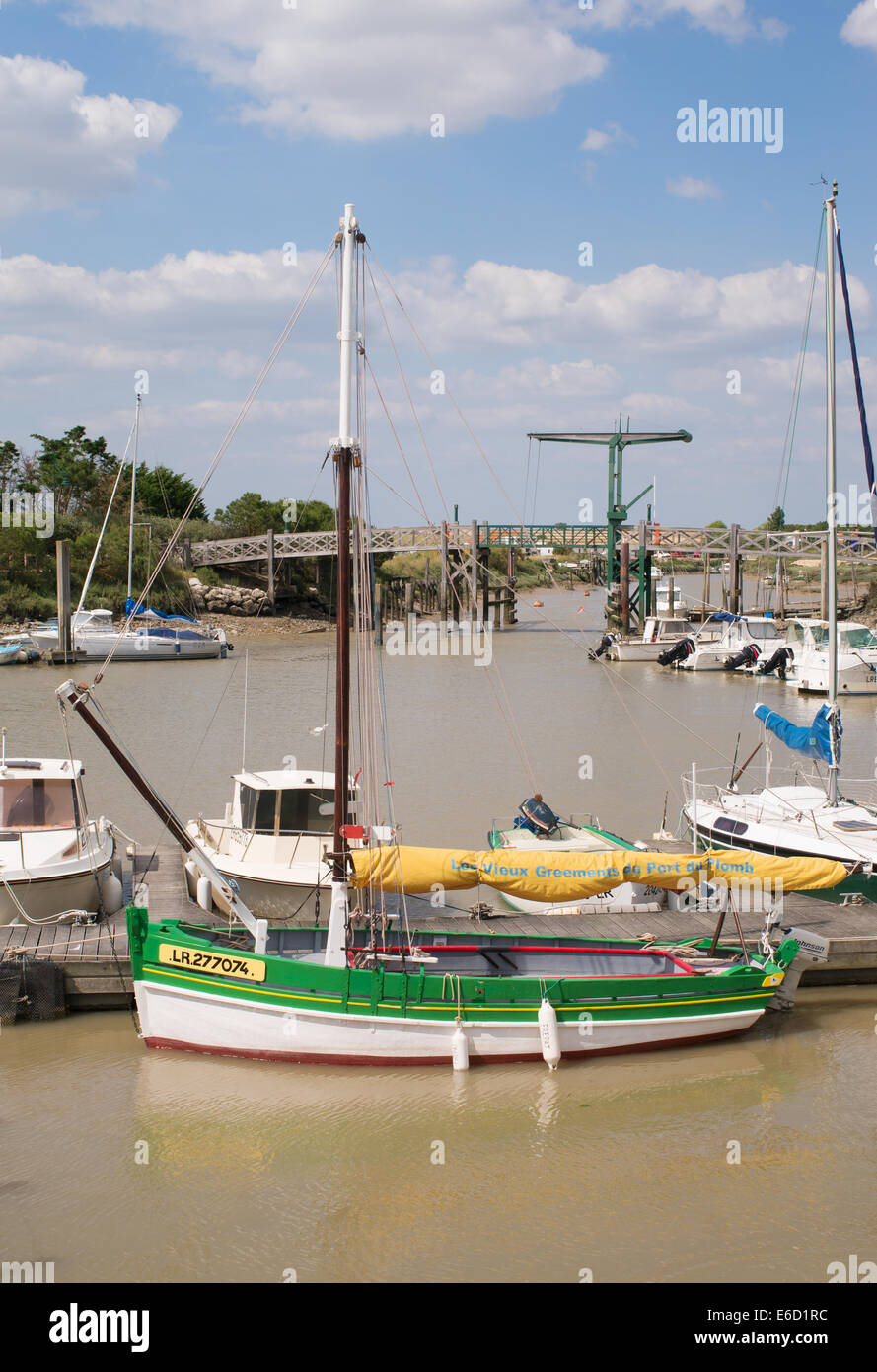 Old sailing boat, Le port du Plomb, L'Houmeau, France, Europe Stock Photo